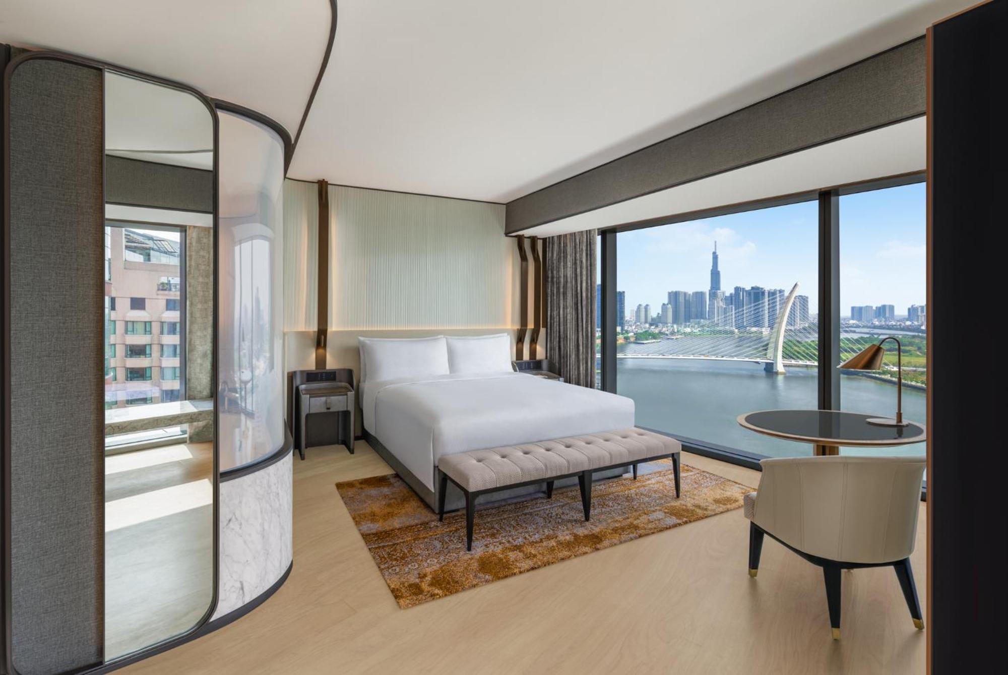 Отель Hilton Saigon 5*