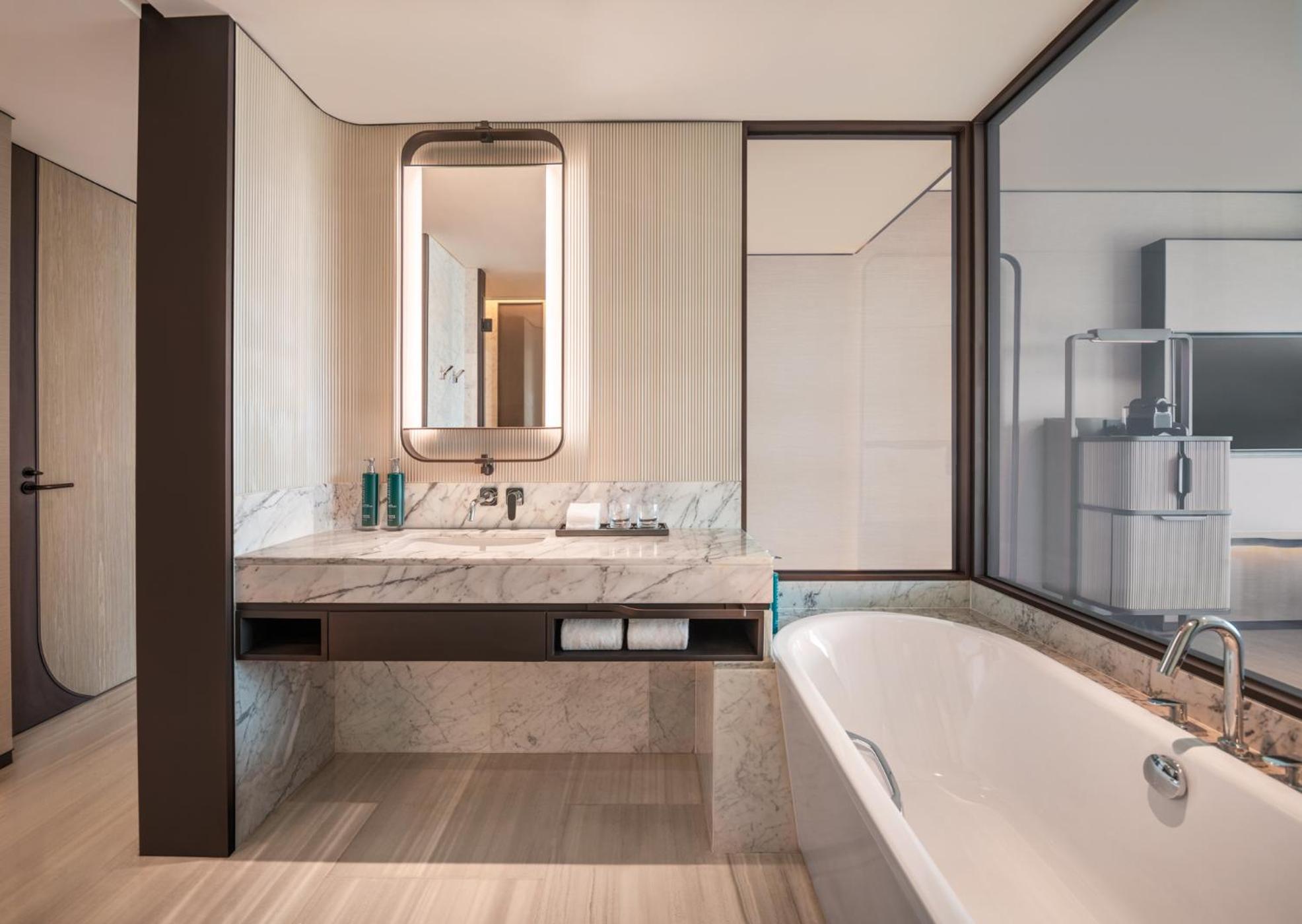 Отель Hilton Saigon